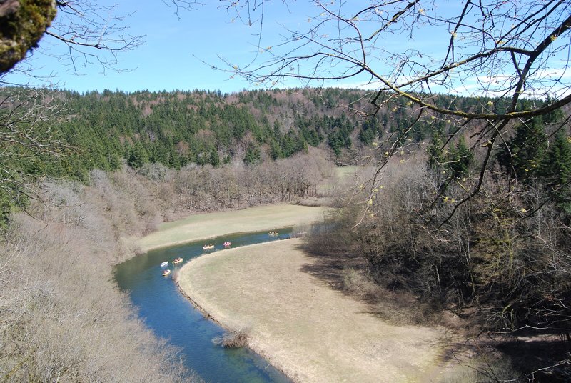 Preživetje v naravi - s kanujem po reki